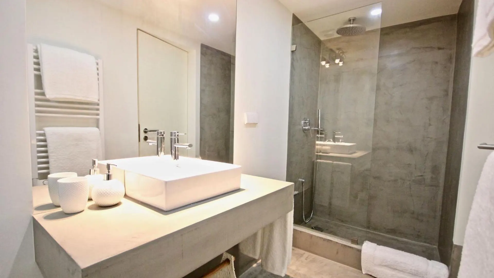 Akicity Graca Story Lisbon Apartment